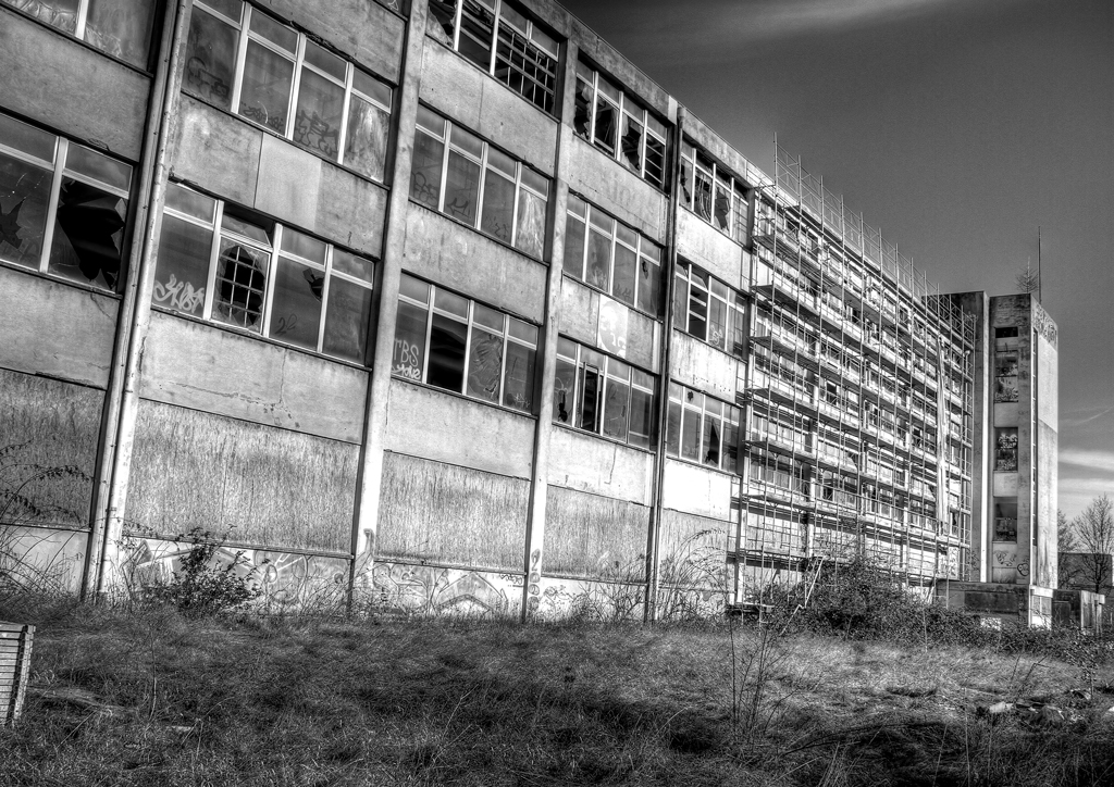 lost places - vergessene orte in der schweiz - schuhfabrik hug & co dulliken verlassen hdr hdri schwarz/weiss urban exploration